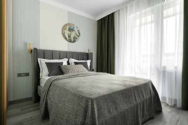 Неоклассика с акцентами индиго