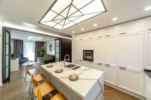 Дачный ответ "Кухня под зенитными фонарями"