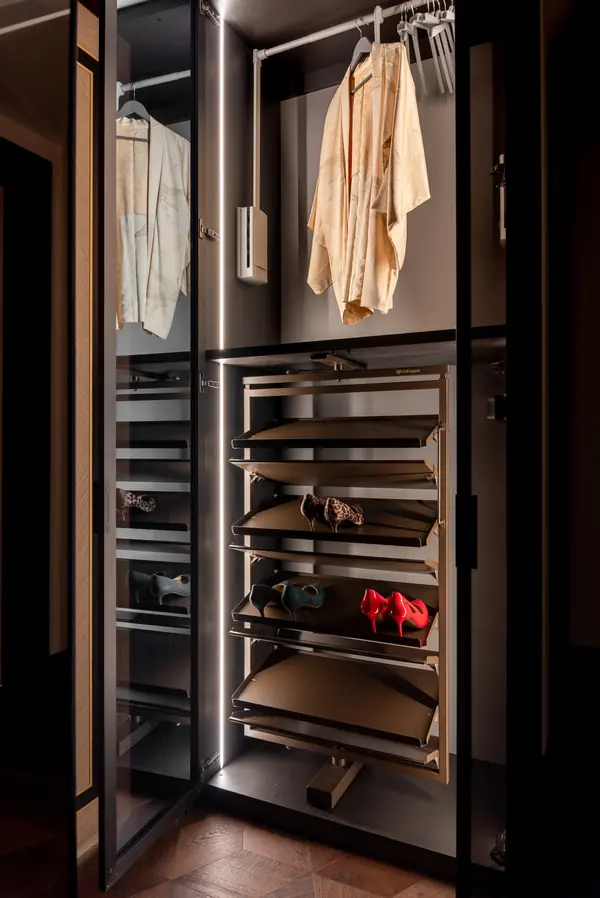 Стеклянный гардероб