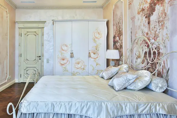 квартира в классическом стиле 235м2