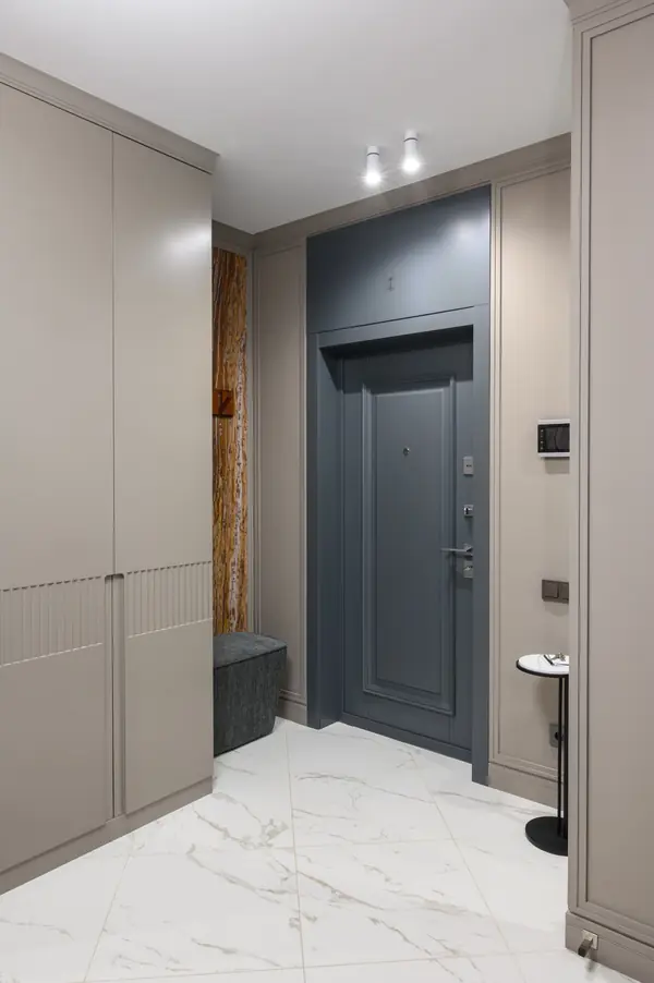 Строгая неоклассика для молодой семьи