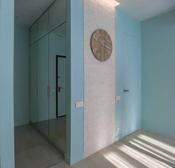 ЖК ЦАРСКАЯ ПЛОЩАДЬ - ЭТЮД С БИРЮЗОВЫМ ОТТЕНКОМ