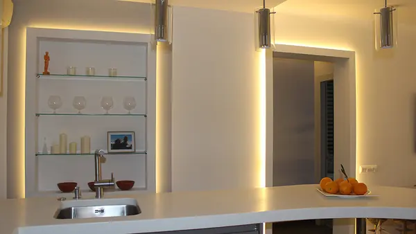 Карнизы и профили для подсветки