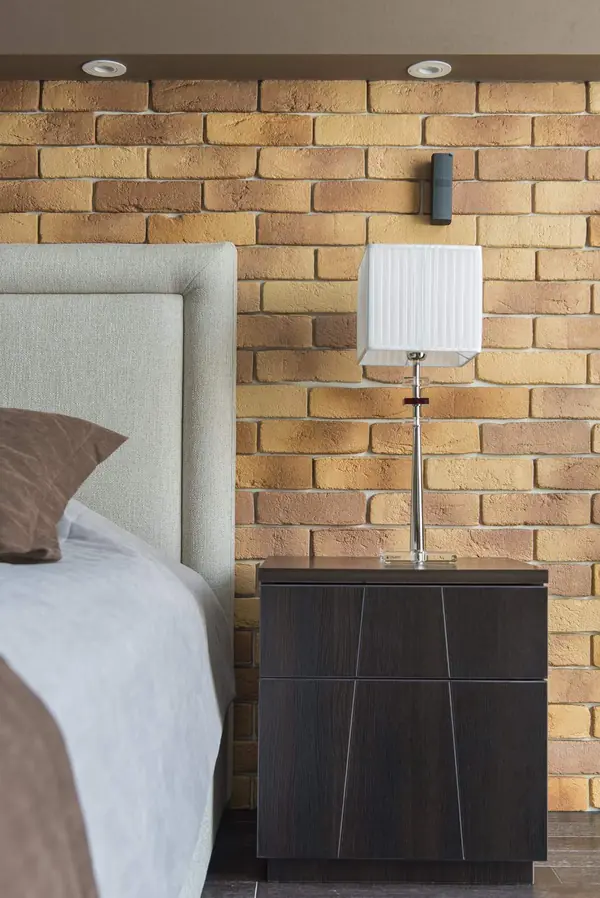 Частная квартира для него