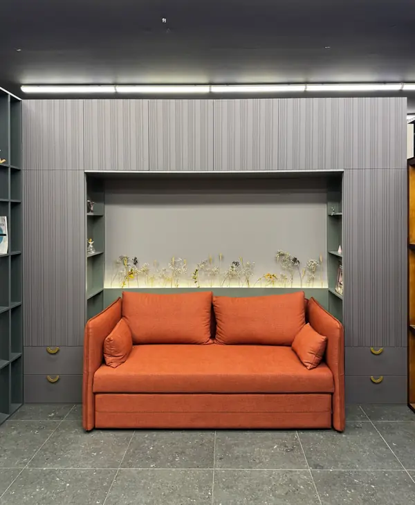 П-образный шкаф в шоуруме