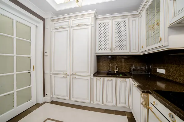 Ремонт пятикомнатной квартиры 210 кв.м в стиле неоклассика