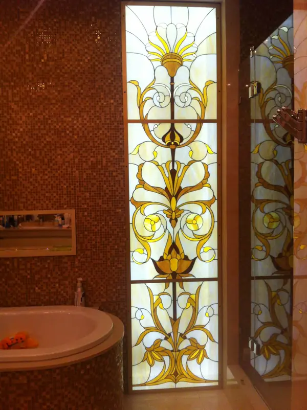 Классический орнамент в витражах