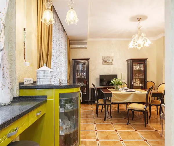 Квартира с архитектурной темой в интерьере