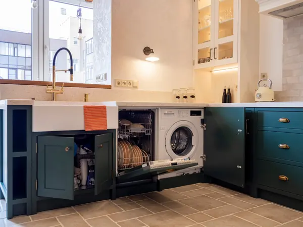 Элегантная кухня в неоклассическом стиле