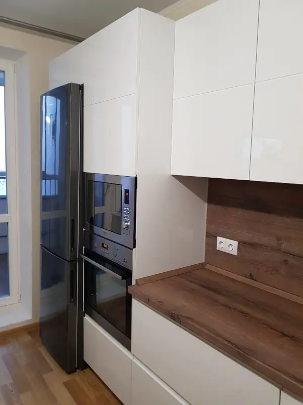 Стильный кухонный гарнитур.