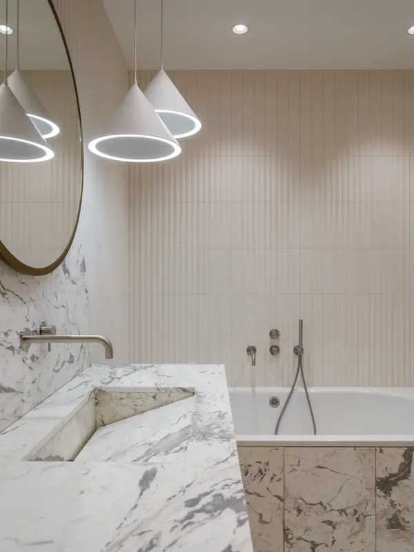 Французское настроение и мотивы шинуазри: семейная квартира