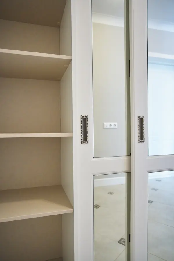 Раздвижные двери-купе raumplus для гардеробной