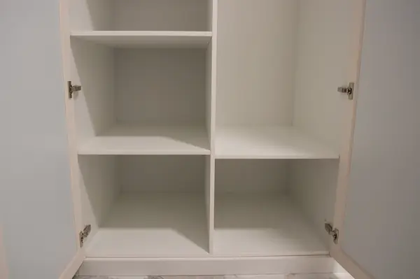 Прихожая в современной классике