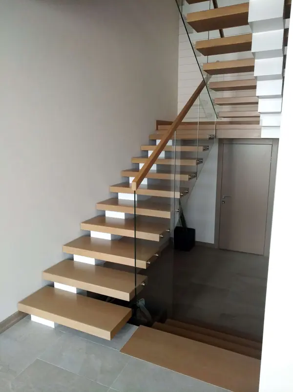 Ограждение со стеклом самонесущим