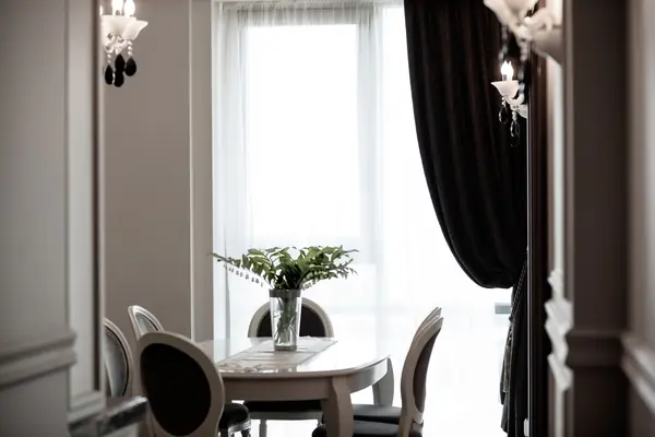 Unica. Черное и Белое.