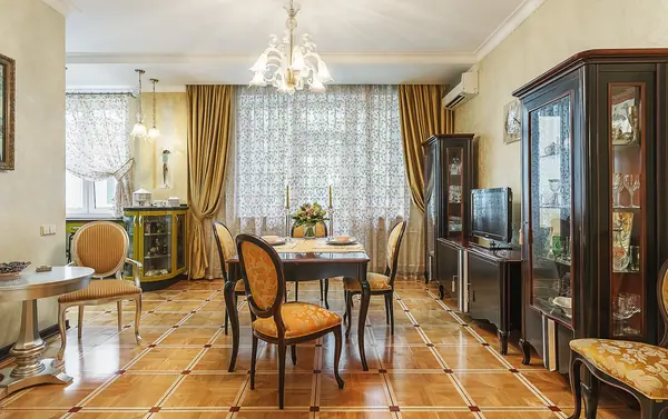 Квартира с архитектурной темой в интерьере