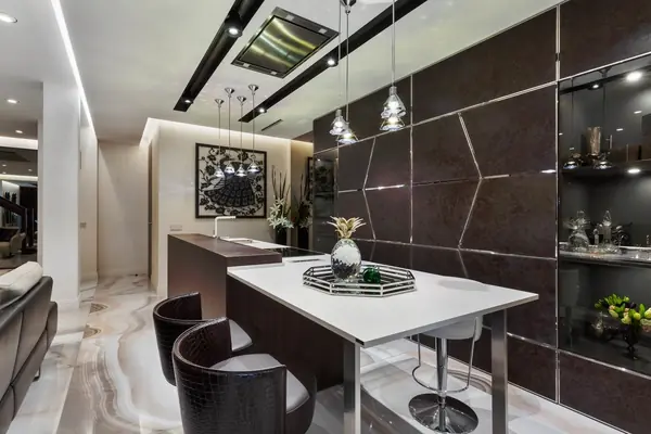 ИЗЯЩНЫЙ ШИК