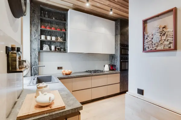 Необычное сочетание березы Old legno naturale, структурного шпона и эмали