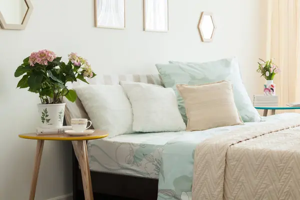 Cтолы Woodi в интерьере