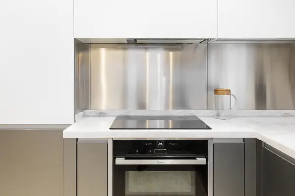 КВАРТИРА ДЛЯ МОЛОДОЙ ДЕВУШКИ