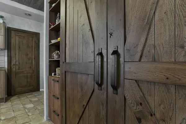 Раздвижные амбарные двери - тренд в современном дизайне интерьеров