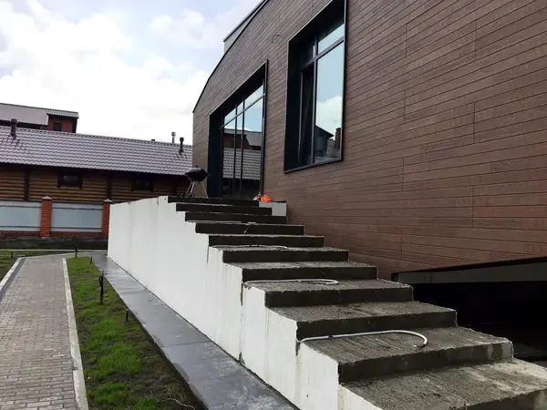 Дом у озера (Цимлянское)