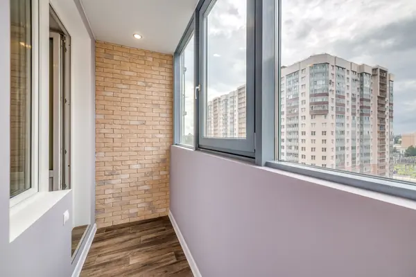 Спальня яркая  для молодой семьи