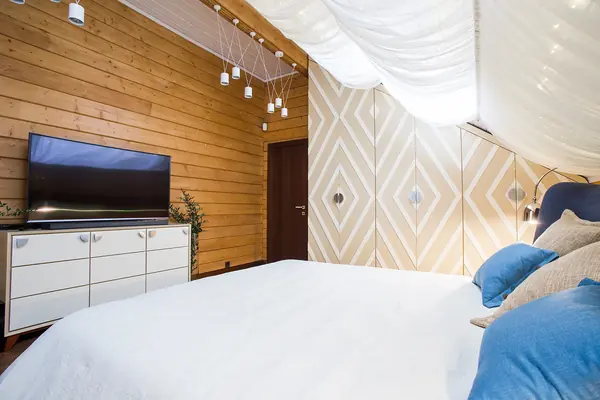 Царица Лесных Озер