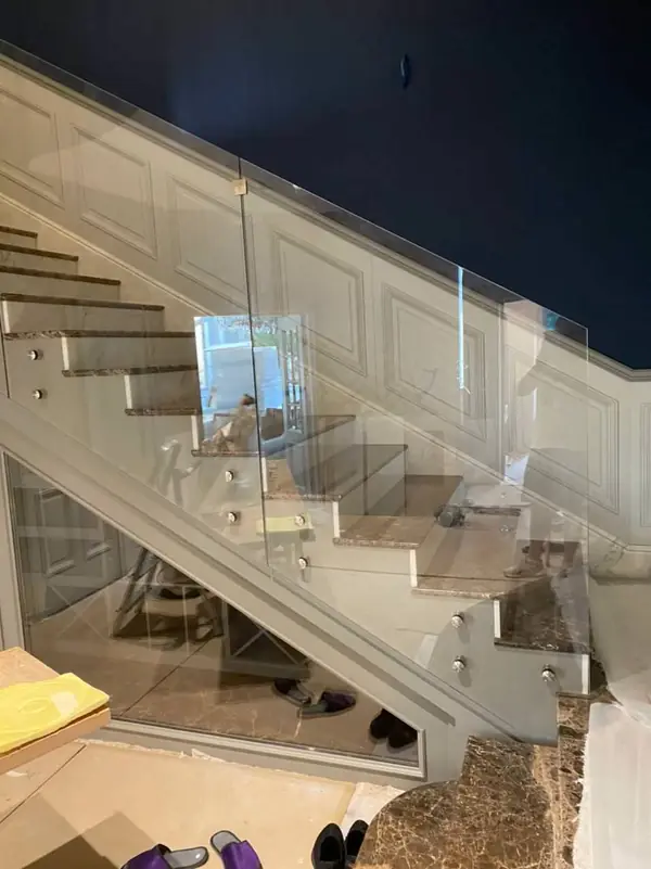 Стеклянные ограждения для лестницы