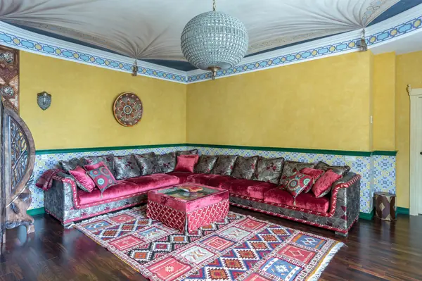 Домашний кинотеатр в восточном стиле