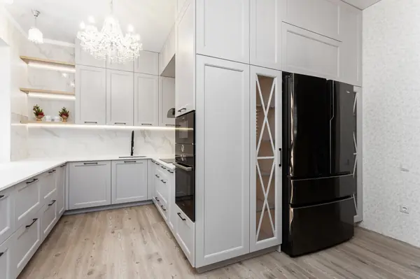 Кухня в стиле современная классика у моря