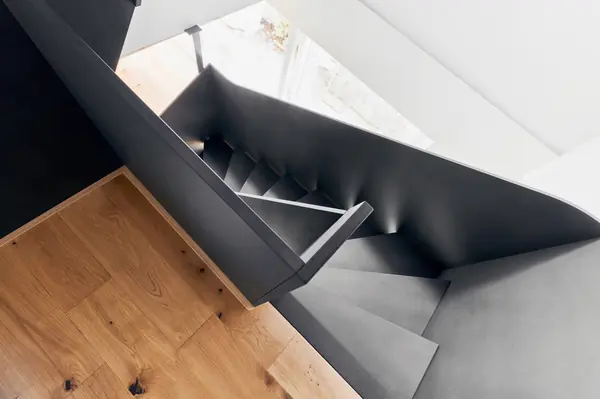 Черная лестница