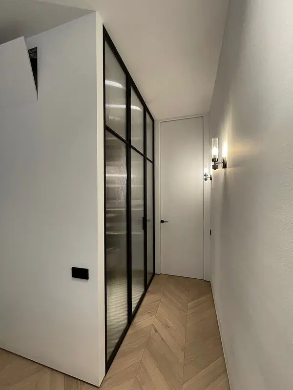 Двери "в потолок"  - квартира в Москве