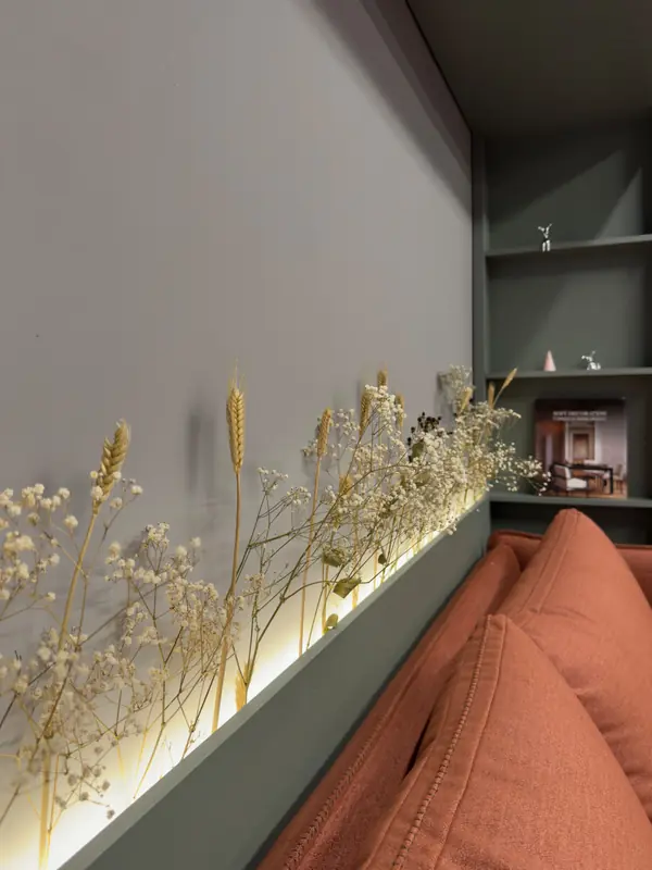 П-образный шкаф в шоуруме