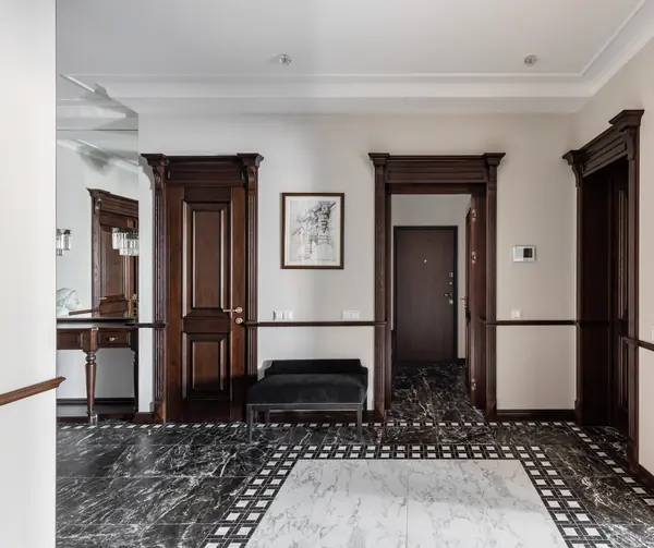 Трехкомнатная квартира на Крестовском острове