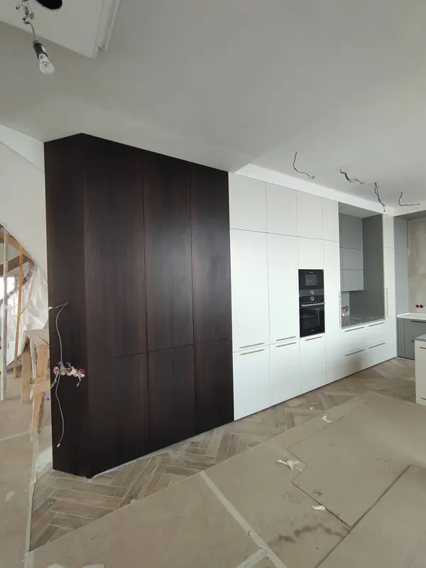 Большой кухонный гарнитур с островом