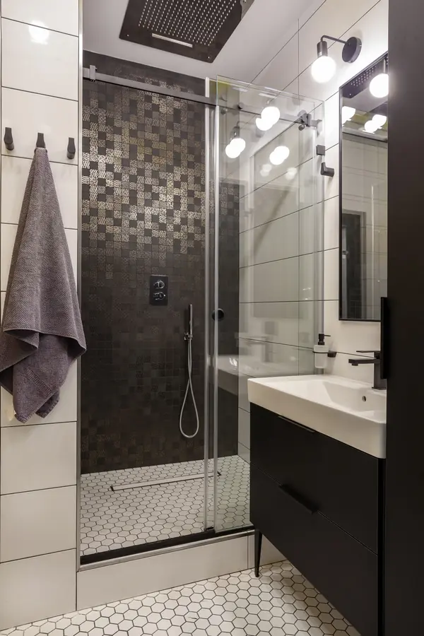 Квартира в ЗИЛАРТ с красной дверью