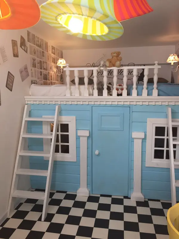 Комната Алисы в стране чудес