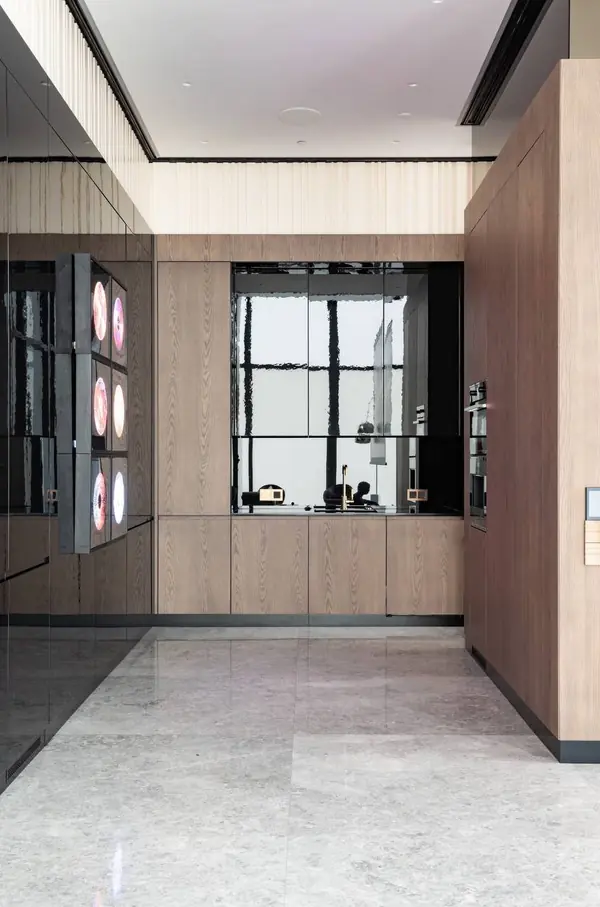 Стеклянные панели для кухонной зоны