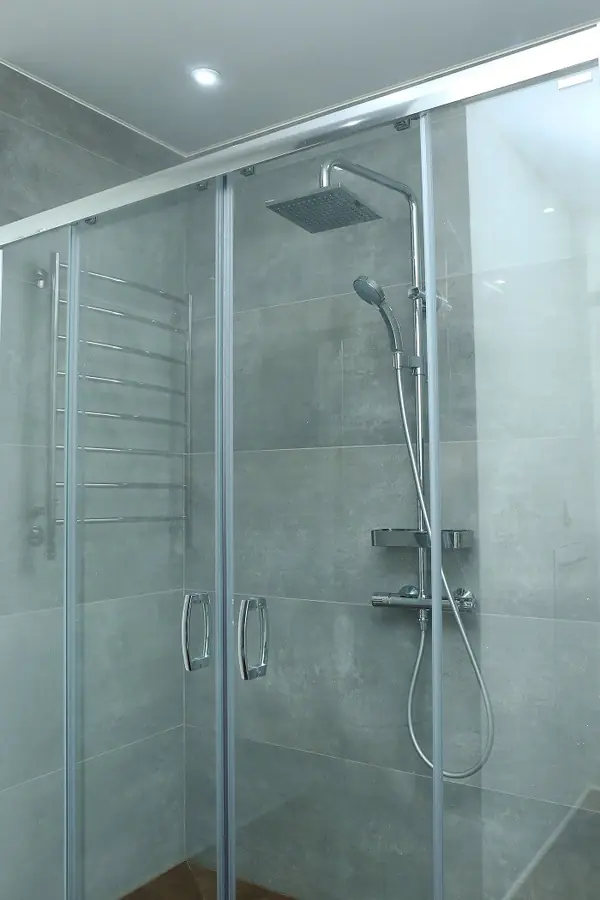 Душевая зона