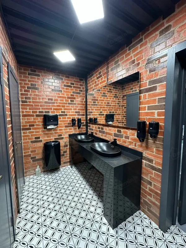 Меблировка автосалона на Васильевском острове