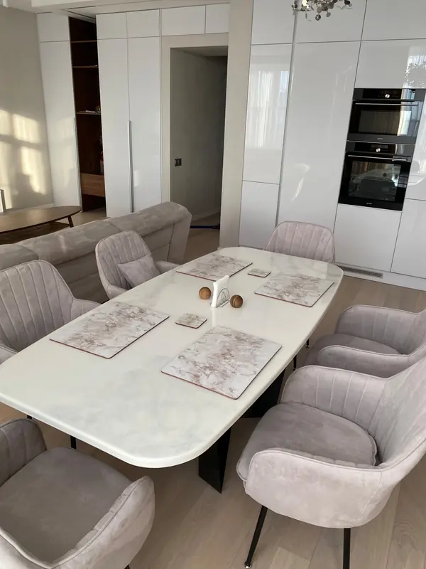 Обеденный стол под белый мрамор