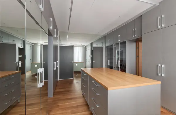 Квартира на Смоленском бульваре (Москва)