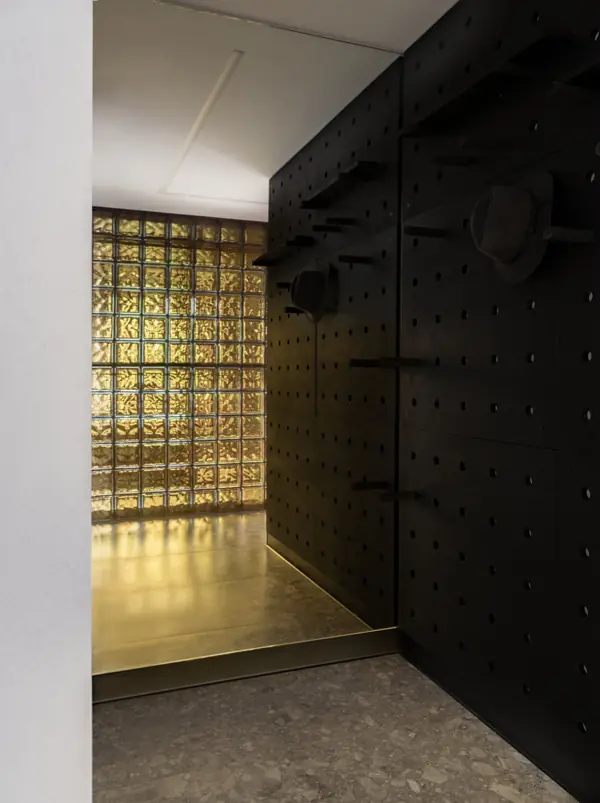 ТЕРПКИЙ МЕД