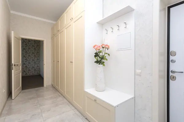 Прихожая в стиле современная классика