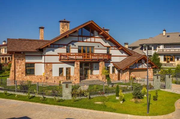 House # 4 Дом # 4