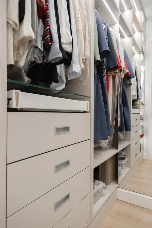 Просторная квартира в серых цветах