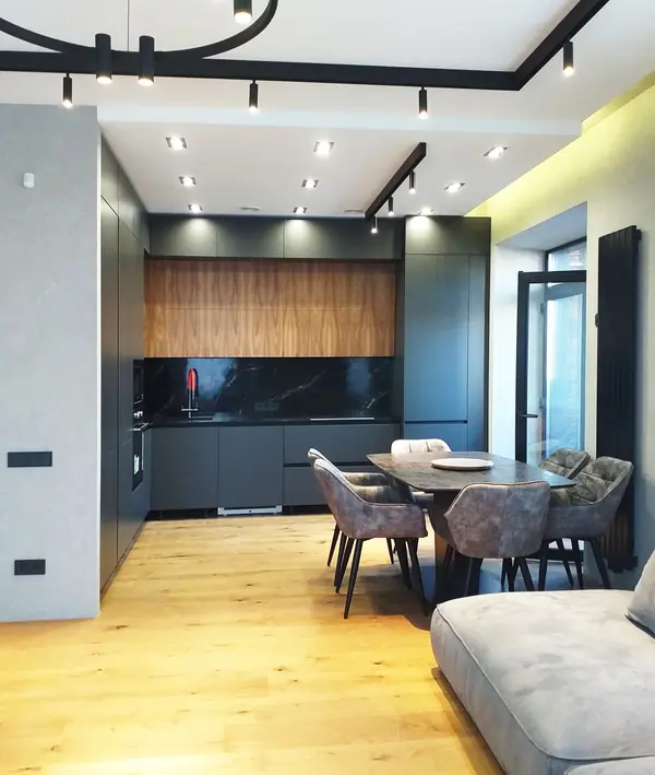 Квартира с чёрными акцентами