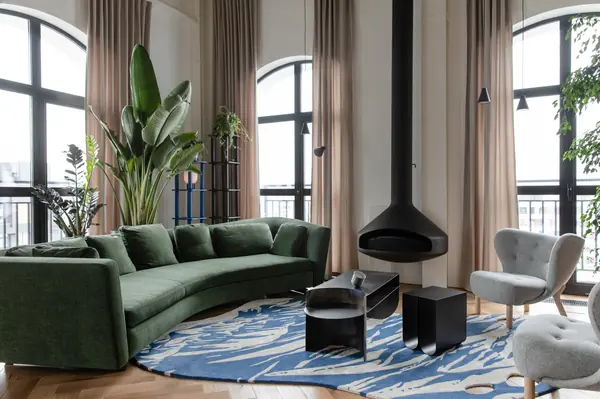 Минималистичная квартира в лофт-апартаментах в Москве