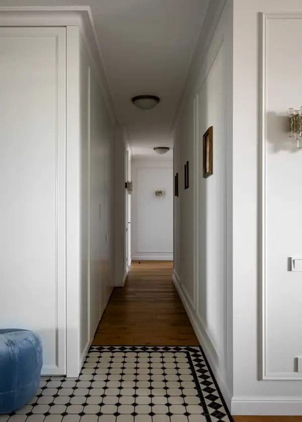 Коридор вид на хозблок и приватную зону